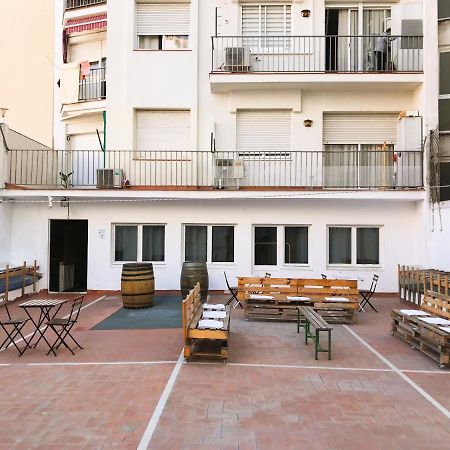Break N Bed Hostel Barcelona Exterior photo