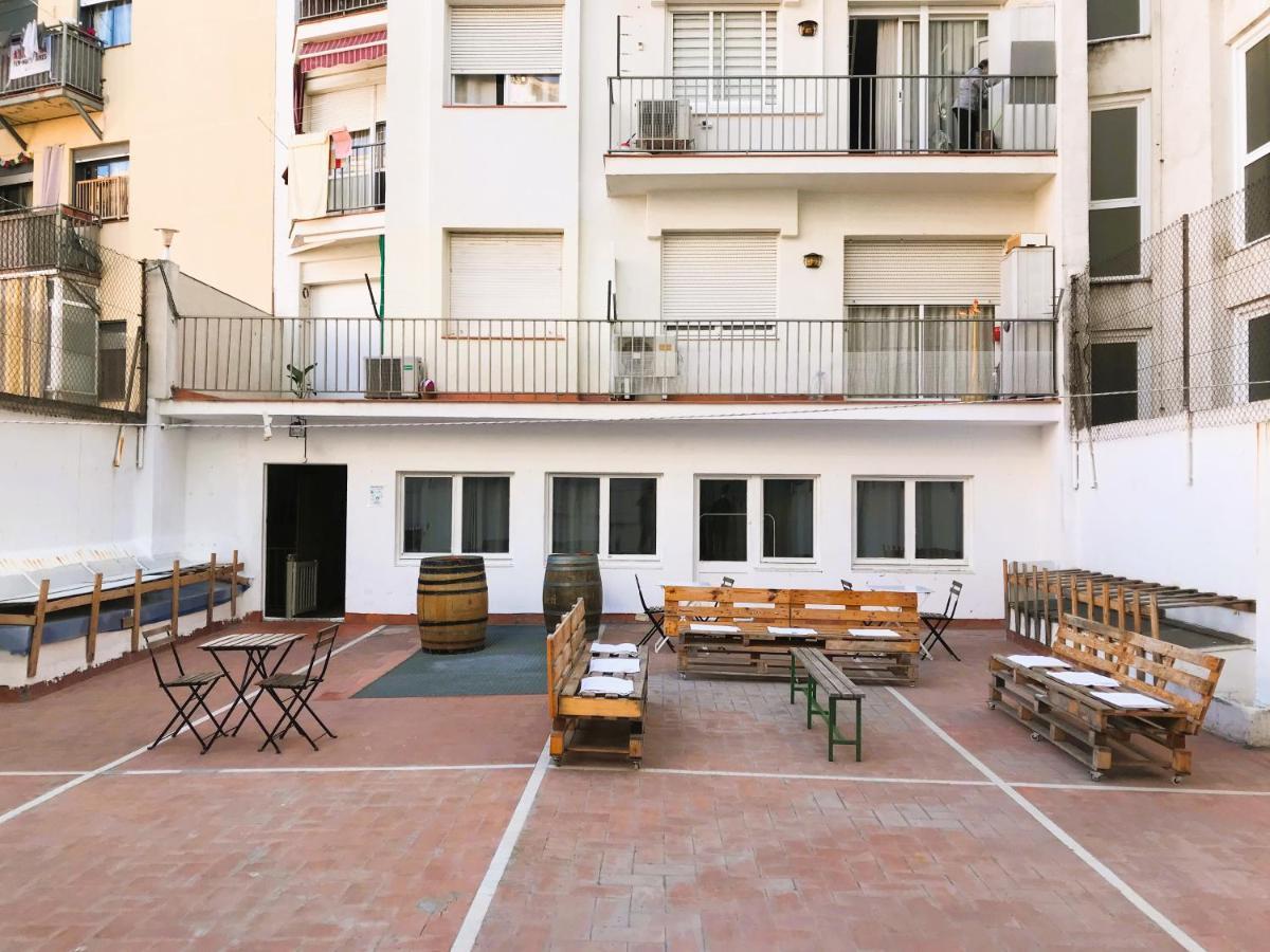 Break N Bed Hostel Barcelona Exterior photo