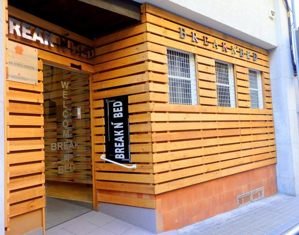 Break N Bed Hostel Barcelona Exterior photo
