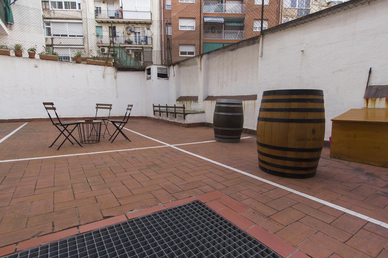 Break N Bed Hostel Barcelona Exterior photo